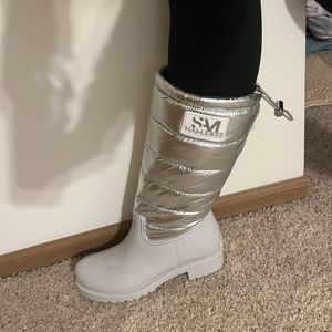 SE Winter boots. NEW and NEVER worn!